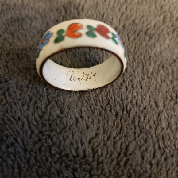 Sweet Vintage Enamel Painted Ring Size 5.5 Signed - Picture 3 of 7